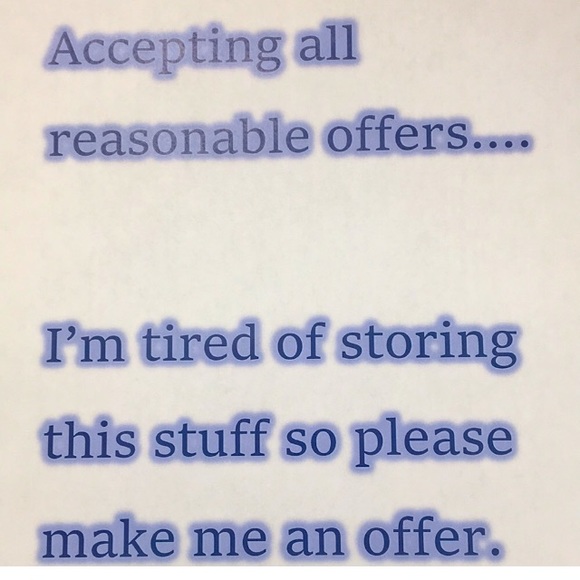 Long sleeve green colored shirt with tie - Picture 4 of 4